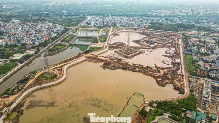 Hồ điều hòa Yên Nghĩa 2 (xã An Khánh) rộng khoảng 5 ha, tổng vốn đầu tư 250 tỷ đồng. Các hạng mục như kè hồ, đường dạo và hệ thống hạ tầng kỹ thuật đã hoàn thiện, bảo đảm tiến độ theo yêu cầu của thành phố.