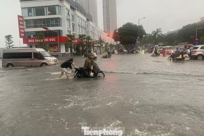 Cơ quan khí tượng nâng mức cảnh báo mưa lớn ở miền Bắc, đặc biệt là tại Hải Phòng, Quảng Ninh, Lạng Sơn và Bắc Ninh.