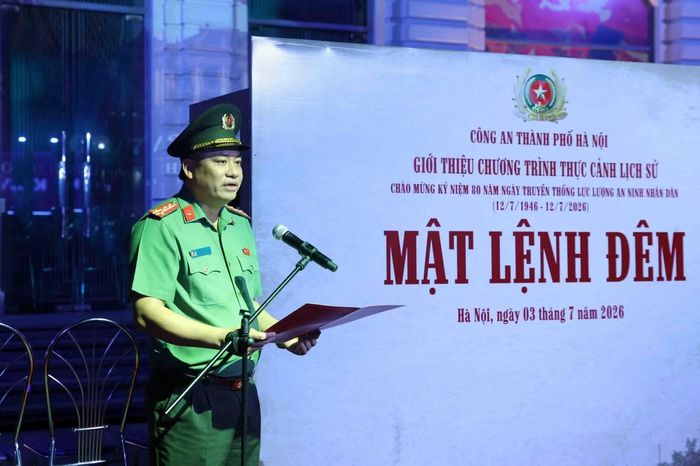 Đại tá Nguyễn Tiến Đạt - Phó Giám đốc Công an TP Hà Nội phát biểu khai mạc chương trình.