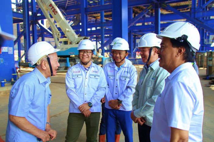 Ông Ngô Thường San bày tỏ niềm vui, hạnh phúc khi nhìn thấy tiến độ thi công khẩn trương trên công trường dự án Long Phú 1