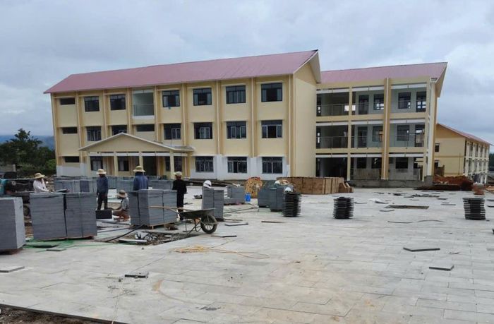 Nhiều hạng mục công trình đã cơ bản được hoàn thiện, chuẩn bị đua vào sử dụng vào đầu năm học.