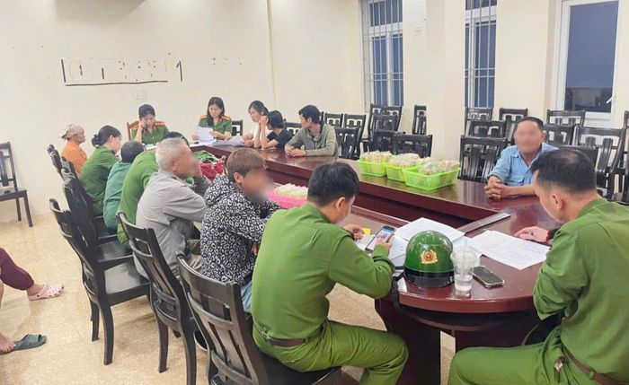 Yêu cầu những người bán hàng rong cam kết, không tái phạm