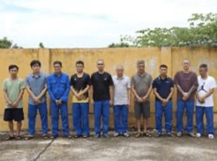 Nhóm đối tượng bị khởi tố về tội “Tổ chức đánh bạc” và “Đánh bạc”. (Ảnh: CAHY).