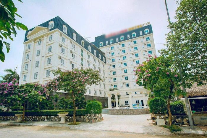 Khách sạn nơi xảy ra sự việc.