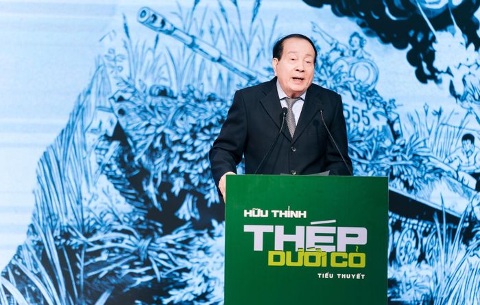 Nhà thơ Hữu Thỉnh.