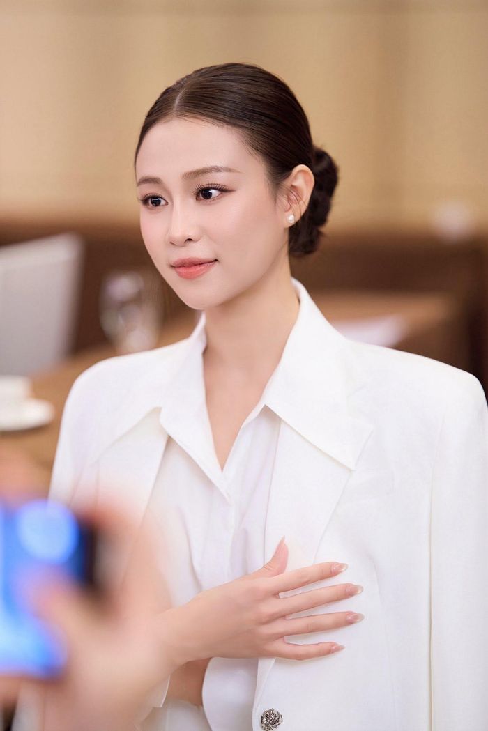 Quỳnh Châu tự nhận bản thân cá tính, đôi khi khá nóng nảy