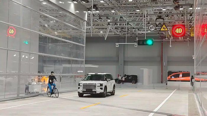 Bên trong Trung tâm thử nghiệm an toàn lớn nhất thế giới của Geely tại Ninh Ba (Trung Quốc)