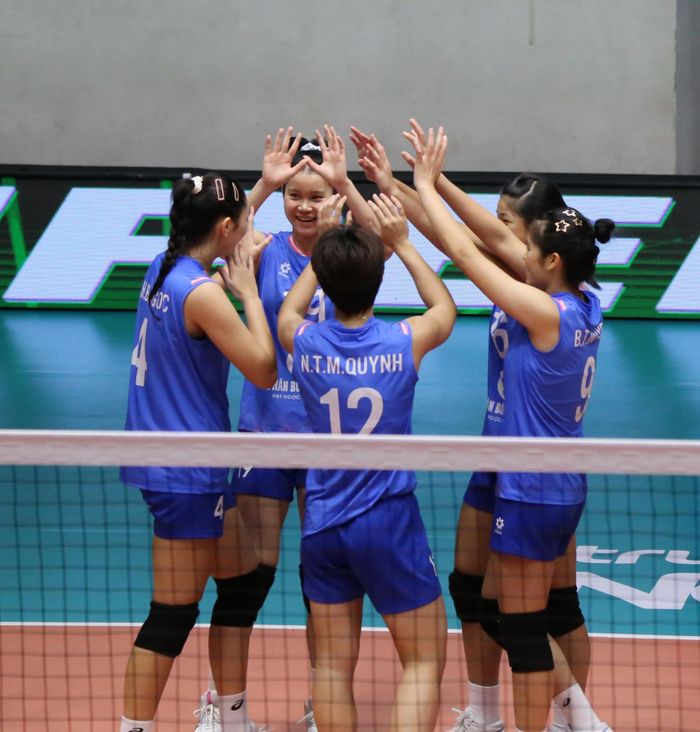 Tuyển bóng chuyền U18 nữ Việt Nam chơi áp đảo trước đối thủ.