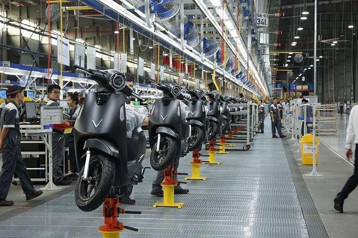 Các doanh nghiệp sản xuất xe máy trong nước đã vượt mốc 2 triệu chiếc ngay trong tháng 6. Ảnh: VF