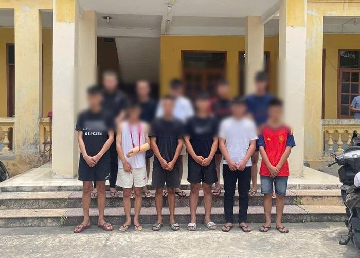 Nhóm thanh thiếu niên điều khiển xe mô tô lạng lách, đánh võng bị triệu tập.