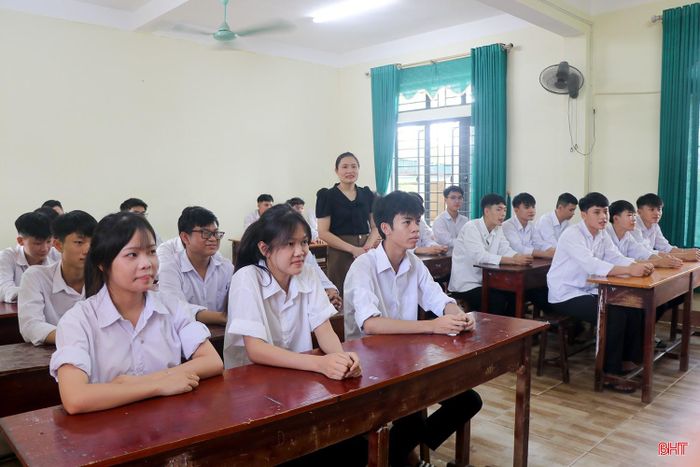 Lớp 12A6 có 36 học sinh, trong đó có 9 em đạt điểm 10 môn Toán.