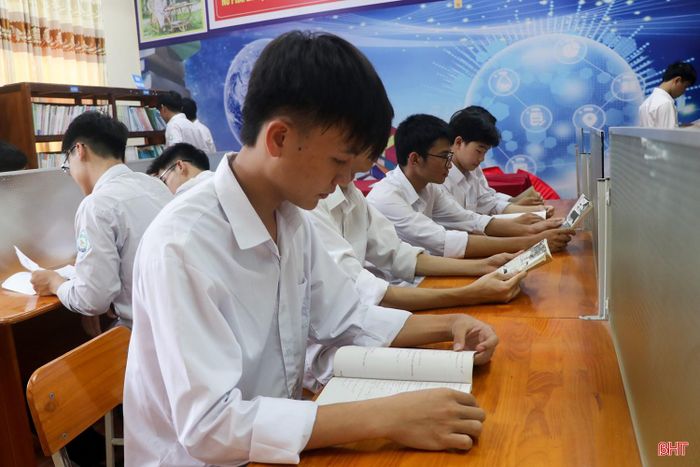 Những kiến thức thầy cô truyền đạt, cùng với sự nỗ lực của bản thân đã giúp Nguyễn Văn Mỹ chinh phục điểm 10 môn Toán.