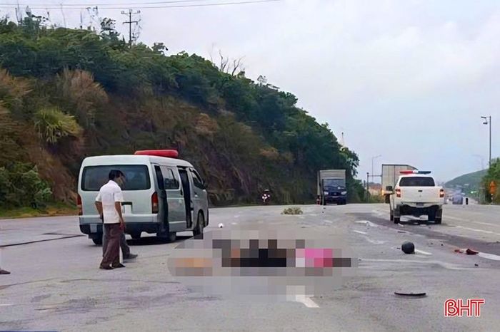 Vụ tai nạn khiến 2 người đi trên xe máy tử vong.