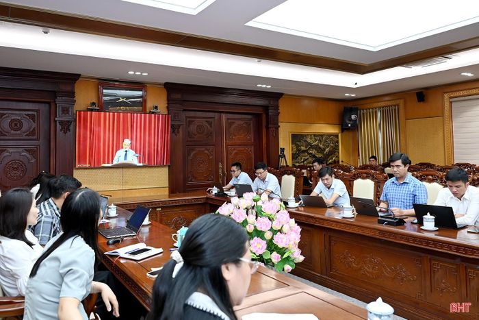 Đồng chí Phạm Tất Thắng - Phó Trưởng ban Thường trực Ban Tuyên giáo và Dân vận Trung ương phát biểu khai mạc.