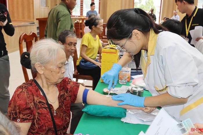 Công tác thu nhận mẫu sinh phẩm ADN của thân nhân liệt sĩ được triển khai đồng bộ, khẩn trương góp phần quan trọng xây dựng cơ sở dữ liệu ADN thân nhân liệt sĩ, phục vụ đối sánh, xác định danh tính hài cốt liệt sĩ còn thiếu thông tin.