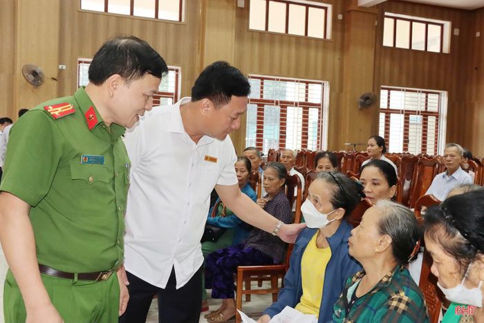  Chính quyền địa phương và lực lượng chức năng tích cực tuyên truyền, hướng dẫn, động viên thân nhân liệt sĩ phối hợp thực hiện đúng quy trình thu nhận mẫu sinh phẩm ADN, góp phần bảo đảm chất lượng mẫu và nâng cao hiệu quả công tác giám định, đối sánh. 