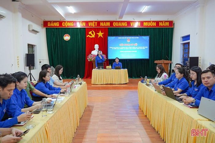 Đại biểu tham dự hội nghị.