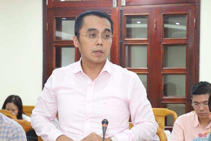  Ông Lê Việt Cường - Phó Viện trưởng Viện Năng lượng (Bộ Công Thương): Kiến nghị của Hà Tĩnh về nâng công suất tuyến đường dây 220kV Vũng Áng - Hà Tĩnh là phù hợp, Viện Năng Lượng sẽ xem xét, đề xuất bổ sung vào quy hoạch. 