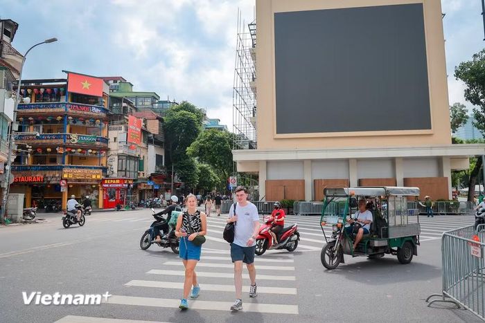 Theo Sở Nông nghiệp và Môi trường Hà Nội, giai đoạn đầu của Đề án "Vùng phát thải thấp trong Vành đai 1" được triển khai từ ngày 1-7 đến hết năm 2026 tại Khu vực 1 và Khu vực 2 thuộc phường Hoàn Kiếm. (Ảnh: Hoài Nam/Vietnam+)