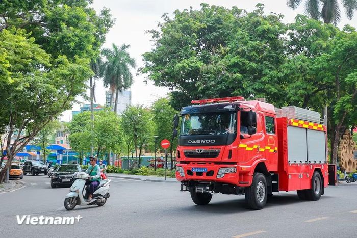 Trừ phương tiện của Bộ Quốc phòng và Bộ Công an. (Ảnh: Hoài Nam/Vietnam+)
