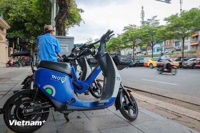 Cùng với xe buýt, Hà Nội mở rộng hệ thống xe đạp công cộng với 44 trạm và 456 xe thuộc hai phường Hoàn Kiếm và Cửa Nam tại nhiều vị trí thuận tiện. (Ảnh: Hoài Nam/Vietnam+)