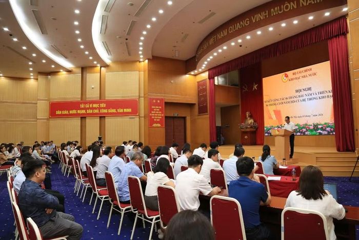 Hội nghị sơ kết công tác sáu tháng đầu năm và triển khai nhiệm vụ cuối năm diễn ra ngày 3/7. (Ảnh: KBNN)