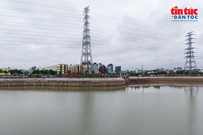 Đại diện Ban Nông nghiệp cho biết, với gần 3 triệu m3 nước trữ ở các hồ và 2 kênh dẫn nước là một sự bổ sung quan trọng cho hệ thống thoát nước chung của Hà Nội với hy vọng giảm thiểu đáng kể tình trạng ngập úng tại thành phố ngay trong năm 2026.