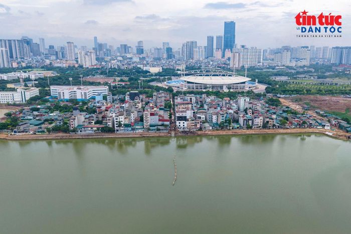 Hồ điều hòa Phú Đô (phường Nam Từ Liêm) có diện tích 36,7 ha, tổng mức đầu tư hơn 1.166 tỷ đồng, đến nay đã hoàn thành, sẵn sàng "chia lửa" cho các ao hồ trên địa bàn TP Hà Nội trong mùa mưa.