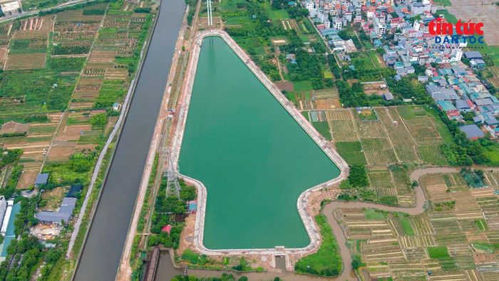 Sau 4 tháng thi công hồ điều hòa Yên Nghĩa 2 (xã An Khánh) đã hoàn thành 99% khối lượng công việc. Nước từ kênh La Khê đã được điều tiết vào hồ Yên Nghĩa 2.