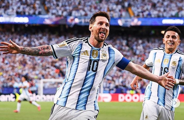 Điểm nhấn lớn nhất trong thành công của các vũ công xứ tango vẫn là gương mặt quen thuộc Lionel Messi. Ảnh: FIFA