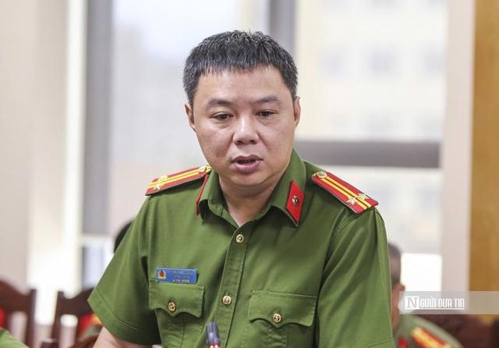 Trung tá Tống Đình Xuân, Trưởng phòng PC03 Công an tỉnh Thanh Hóa thông tin về thủ đoạn của các đối tượng trong đường dây buôn lậu kim cương xuyên quốc gia.