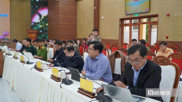 Lãnh đạo các sở ngành tham dự hội nghị.