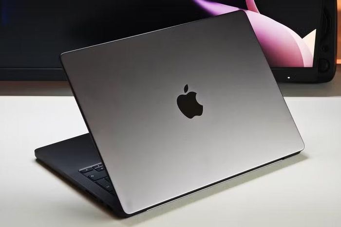 Apple có thể đang phát triển MacBook màn hình cảm ứng OLED, đánh dấu thay đổi lớn trong chiến lược máy tính cá nhân của hãng. Ảnh: Notebookcheck.