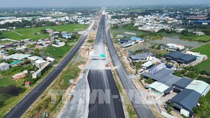 Tây Ninh sẽ thực hiện cho hai dự án quan trọng quốc gia là đường Vành đai 3 và Vành đai 4 Tp. Hồ Chí Minh năm 2026. Ảnh: Bùi Giang - TTXVN 
