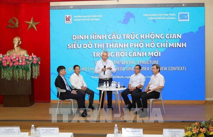 Các chuyên gia thảo luận tại hội thảo. Ảnh: Thanh Vũ - TTXVN