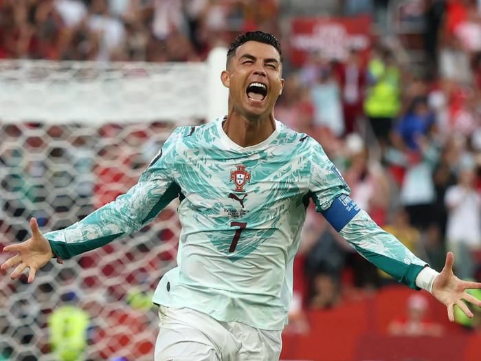 Ronaldo cùng Gonçalo Ramos đưa Bồ Đào Nha vượt qua Croatia ở vòng 1/16 World Cup 2026. Ảnh: FIFA
