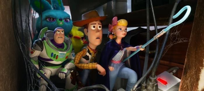 Chàng cowboy Woody và nhóm đồ chơi quen thuộc viết tiếp câu chuyện thanh xuân đầy xúc động, mang lại doanh thu thương mại cực khủng. Ảnh: NSX