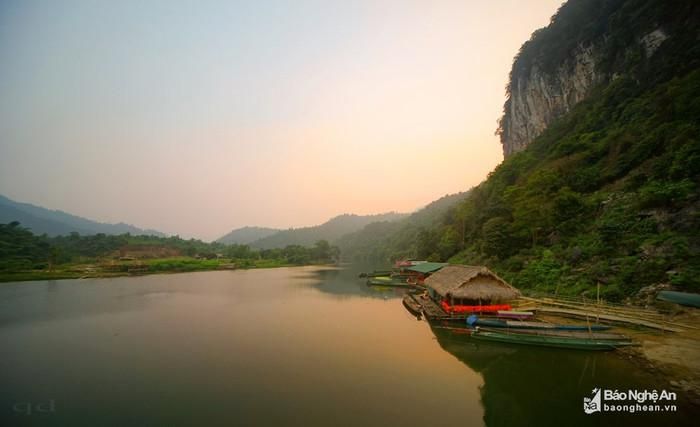 Sông Giăng thơ mộng. Ảnh: báo Nghệ An