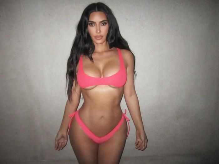 Những hình ảnh táo bạo của người mẫu Kim Kardashian.