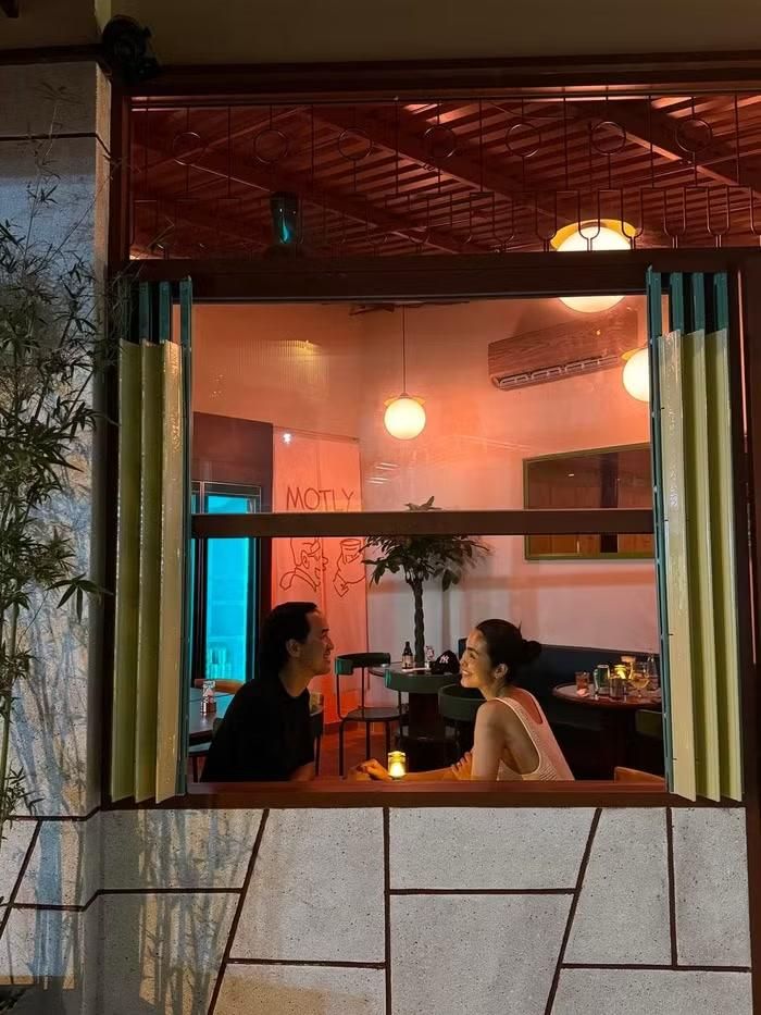 Sau khi kết hôn với doanh nhân Louis Nguyễn, nữ diễn viên lựa chọn cuộc sống kín tiếng, dành phần lớn thời gian vun vén tổ ấm