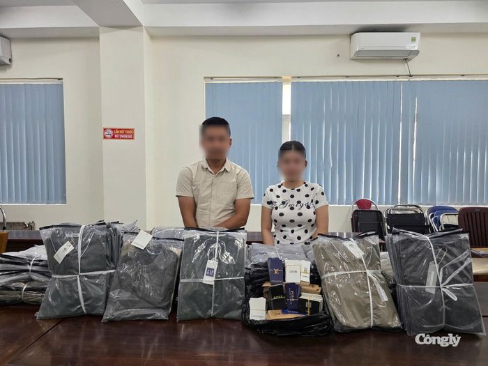 Hai đối tượng Nguyễn Đức Đạo và Phan Thị Hà Ly cùng tang vật (Ảnh: Công an cung cấp)