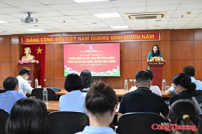 Đại diện các phòng chuyên môn phát biểu tại sự kiện. Ảnh: Cấn Dũng