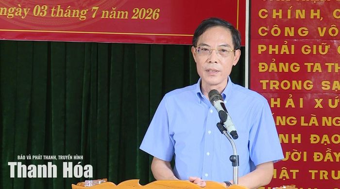 Phó Chủ tịch UBND tỉnh Đầu Thanh Tùng phát biểu tại hội nghị.