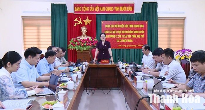 Phó Trưởng Đoàn ĐBQH tỉnh Lương Thị Hoa phát biểu tại buổi khảo sát.