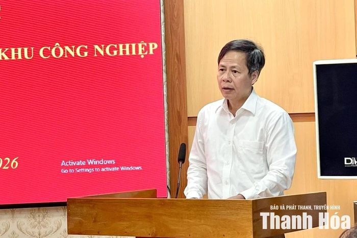 PGS,TS Lê Văn Chiến, Viện trưởng Viện Lãnh đạo học và Hành chính công phát biểu khai mạc tọa đàm.