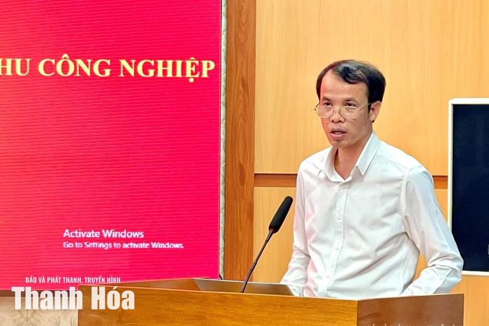 Đại diện lãnh đạo Sở Khoa học và Công nghệ trình bày tham luận tại tọa đàm.