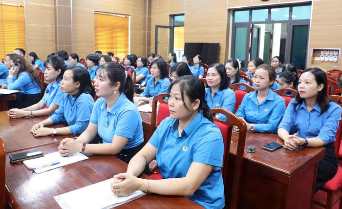  100% cán bộ công đoàn chuyên trách tỉnh Bắc Ninh dự hội nghị. 