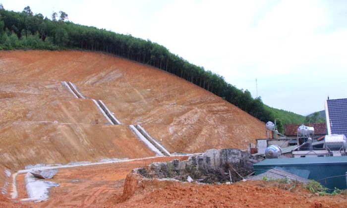  Dự án khắc phục sự cố sạt lở khu dân cư tại thôn Lái. 