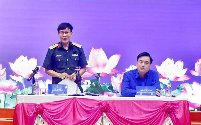  Đồng chí Vũ Bá Bộ và lãnh đạo Tỉnh đoàn Bắc Ninh chủ trì hội nghị. 