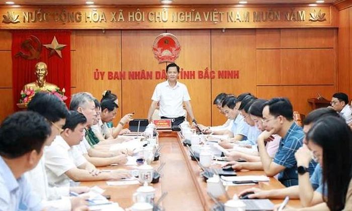 Đồng chí Lưu Đình Thực chủ trì cuộc họp đánh giá sơ bộ tình hình, kết quả triển khai nhiệm vụ tổng rà soát hệ thống văn bản quy phạm pháp luật tỉnh Bắc Ninh.